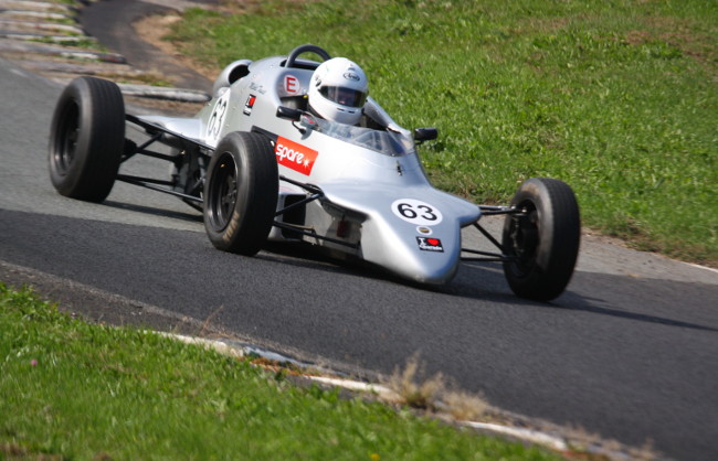Stage de pilotage à Charade et découverte en Auvergne (4j/3n)
